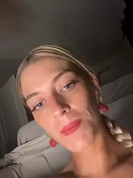 Bellalolahot  live sex cam