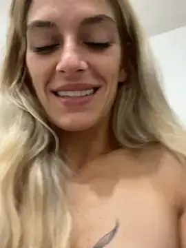Bellalolahot  live sex cam