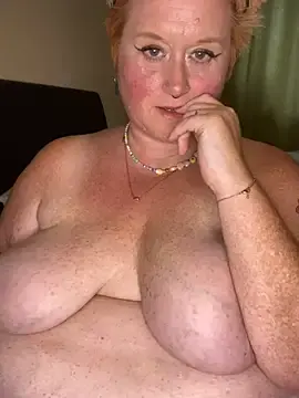 BustyRedxx  live sex cam