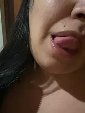 Pomelit00  live sex cam