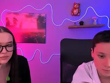 Emi_fade  live sex cam