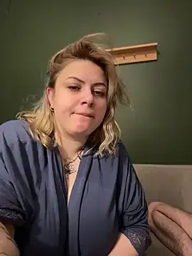Mertinkiii  live sex cam