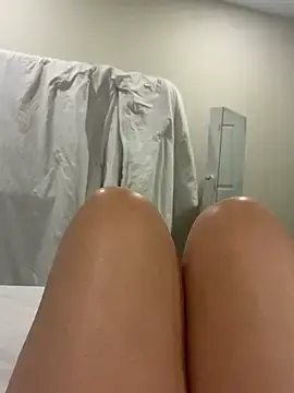 HornyCougar69  live sex cam