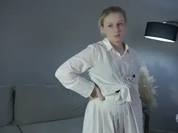 MegSchnure  live sex cam