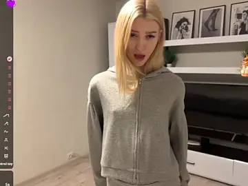 MelissaEvenns  live sex cam