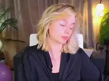 NoraMoreau  live sex cam