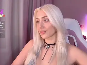 LoryWood  live sex cam