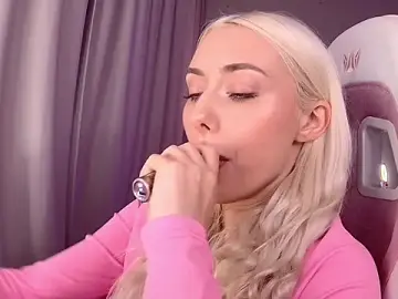 LoryWood  live sex cam