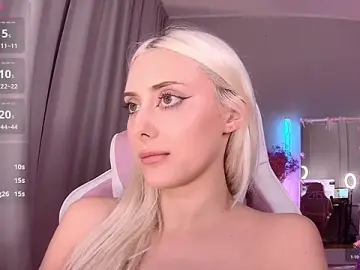 LoryWood  live sex cam