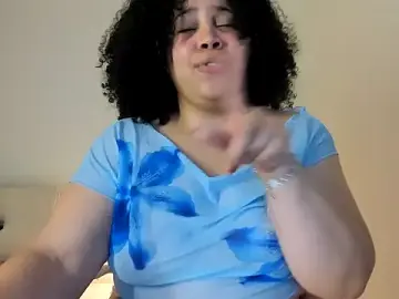Introvertedwapp  live sex cam