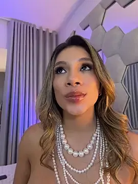 NicoleArmani  live sex cam