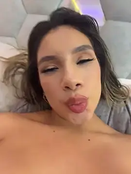 NicoleArmani  live sex cam