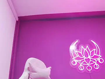 Spicy_Cinammon  live sex cam