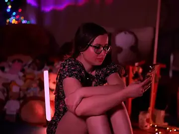 SweetyKitty18  live sex cam