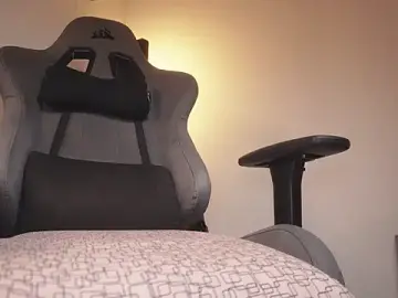 Little-eli  live sex cam