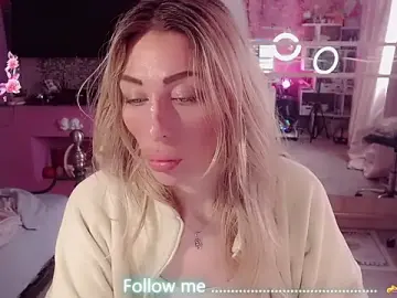 AnnieGOld_  live sex cam