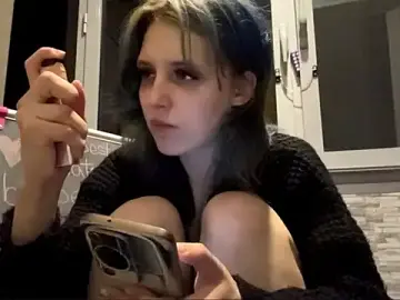 AntoinetteCrispell  live sex cam