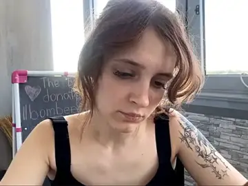 AntoinetteCrispell  live sex cam