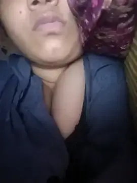 Sexybebo1382  live sex cam