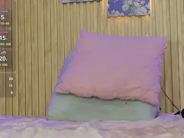 Moonceleste  live sex cam