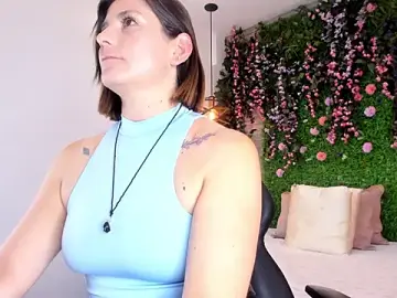 SarahDeyvis  live sex cam