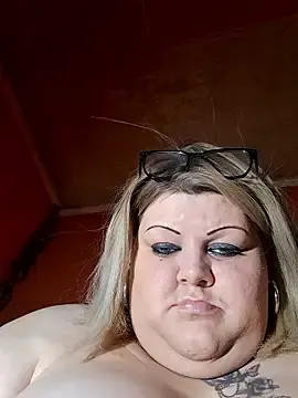 Ducicsajsziii  live sex cam