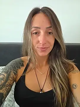 NicoleKaiser  live sex cam