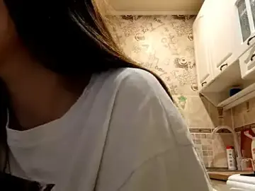PauleneComer  live sex cam