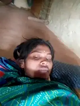 Poojaxx56  live sex cam