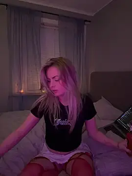 Valentinafreaky  live sex cam