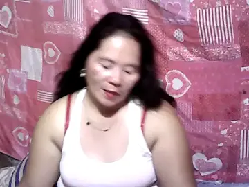 Hotpusie_4u  live sex cam