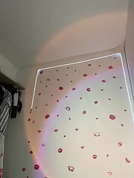 Charlotte_9999  live sex cam