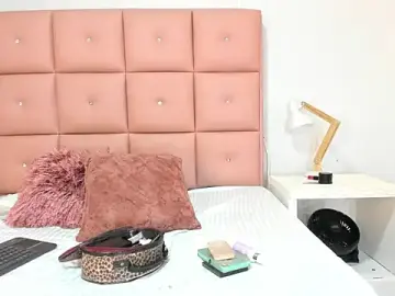 Lhiamfit  live sex cam