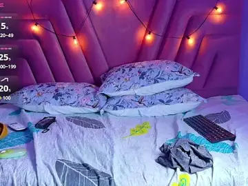 Naughtyyindiann  live sex cam