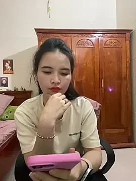 LiLi-Kirix99  live sex cam