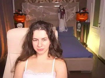 LittleJulii  live sex cam