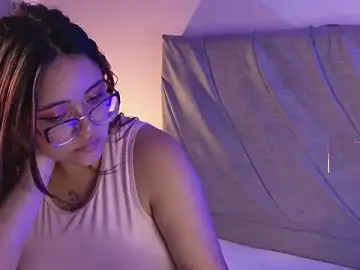 Alaiaaddict  live sex cam
