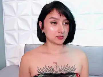HorneyyQueen  live sex cam