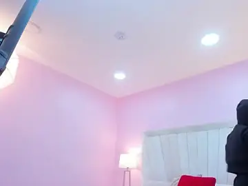 LittleeStar  live sex cam
