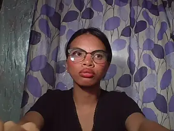 LynettaOgley  live sex cam