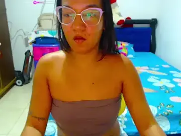 Roseluxs  live sex cam