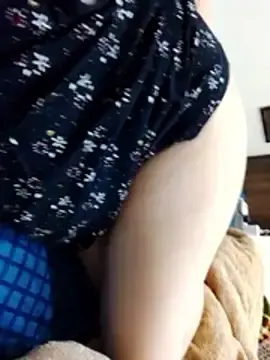 Summeenu  live sex cam