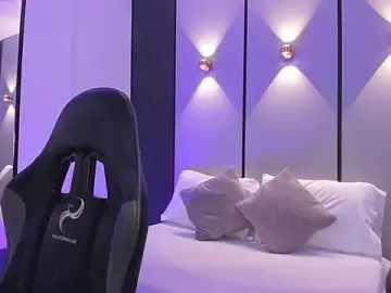 Emily_tolson  live sex cam
