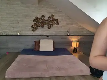 Hornyb33_  live sex cam