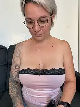 MarinellaaX  live sex cam