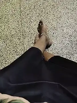 Tamil_harinii  live sex cam