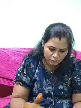 Tamilaruvi  live sex cam