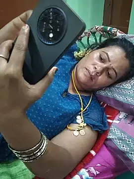 Tamilaruvi  live sex cam