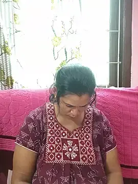 Tamilaruvi  live sex cam