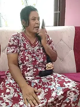 Tamilaruvi  live sex cam